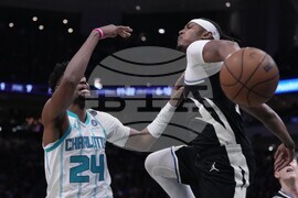 Hornets Bucks Basketball