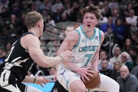 Hornets Bucks Basketball