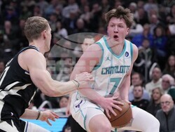 Hornets Bucks Basketball