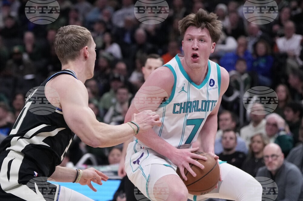 Hornets Bucks Basketball