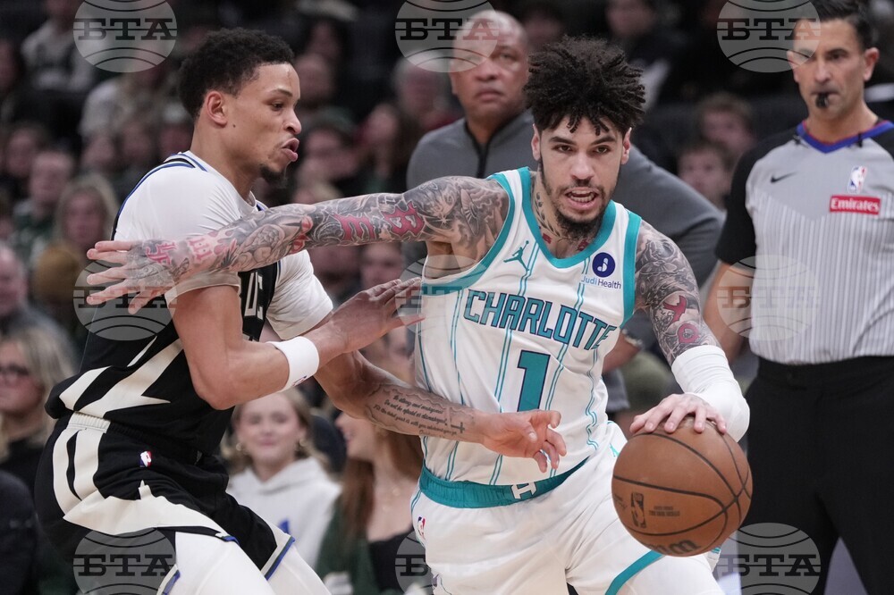 Hornets Bucks Basketball