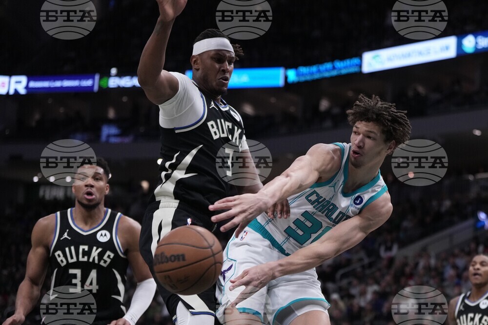 Hornets Bucks Basketball