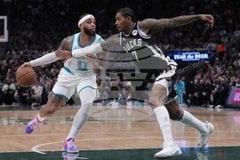 Hornets Bucks Basketball