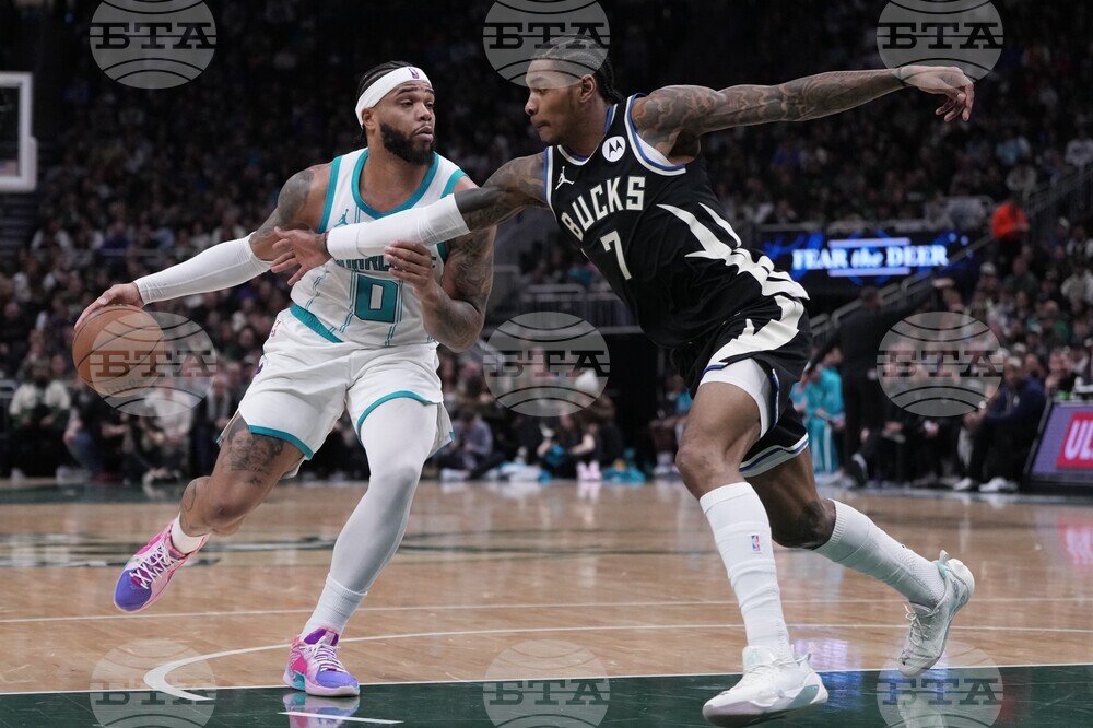 Hornets Bucks Basketball