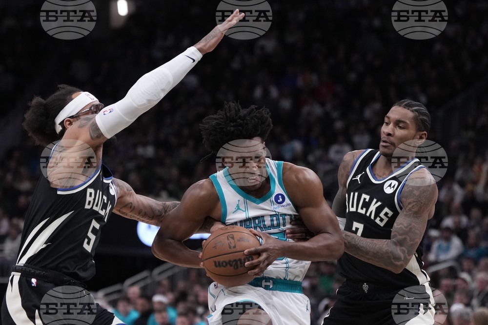 Hornets Bucks Basketball