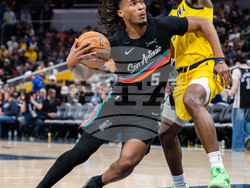 Spurs Pacers Basketball