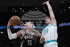 Hornets Bucks Basketball