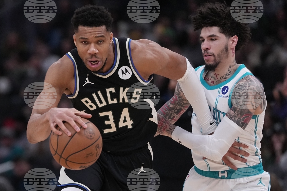 Hornets Bucks Basketball