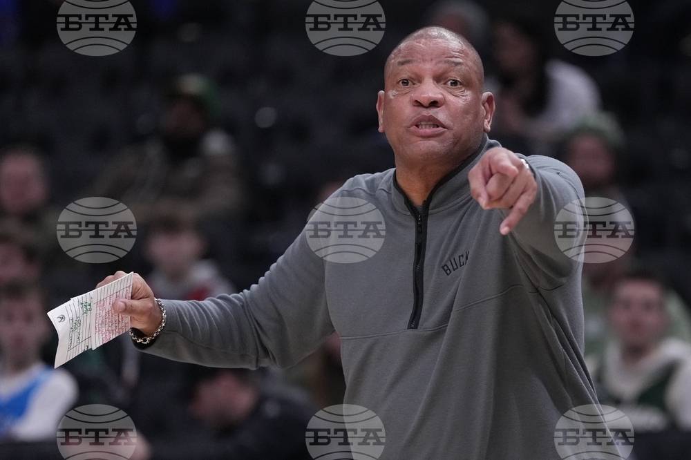 Hornets Bucks Basketball