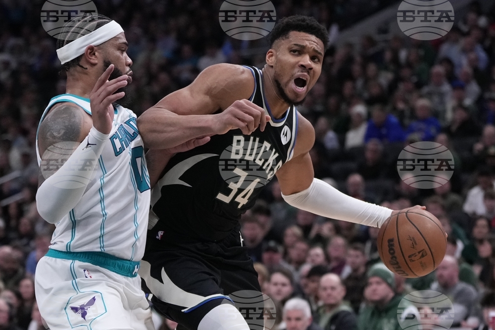 Hornets Bucks Basketball