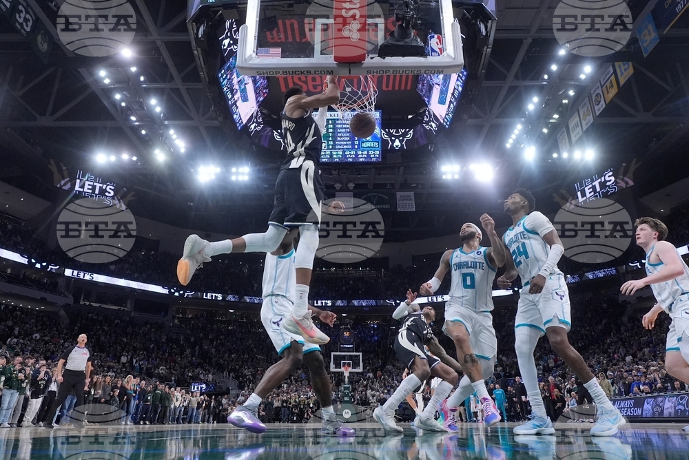 Hornets Bucks Basketball