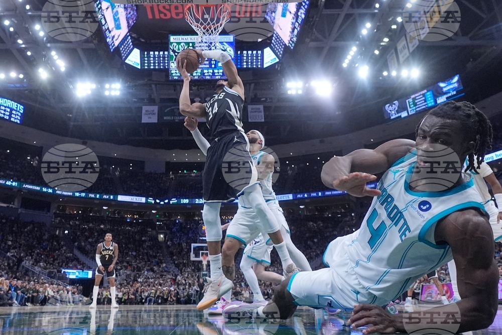 Hornets Bucks Basketball