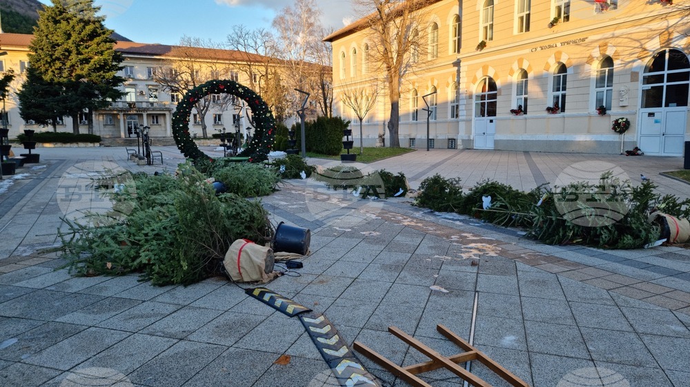 Враца - ураганен вятър