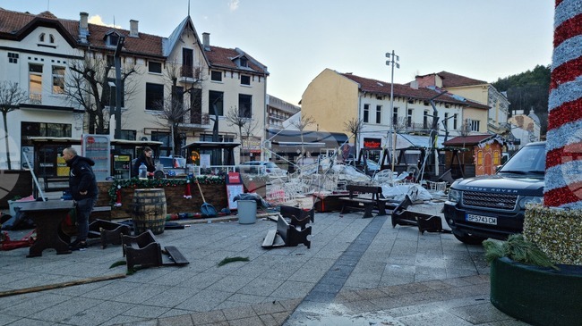 Враца - ураганен вятър