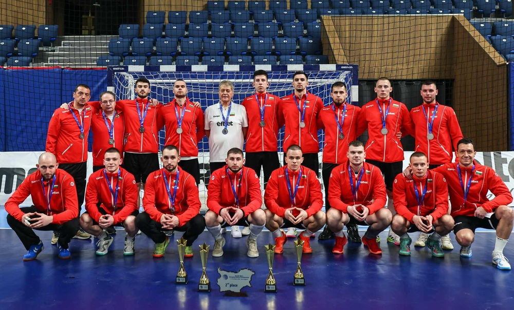 Мъжкият национален отбор по хандбал на България се събира днес на лагер в Шумен за предстоящите два мача срещу Турция