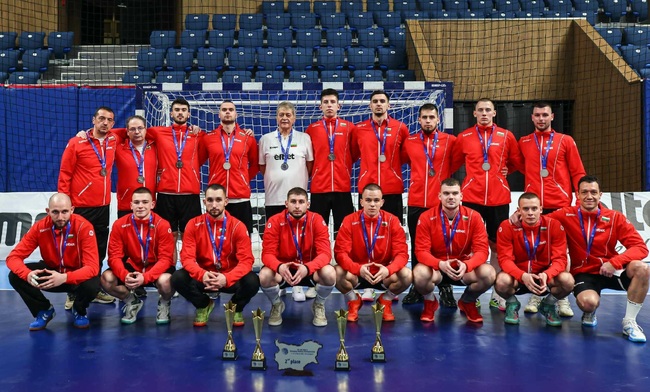 Мъжкият национален отбор по хандбал на България се събира днес на лагер в Шумен за предстоящите два мача срещу Турция