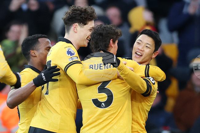 Уулвърхямптън надигра Уест Хям за първата си победа от началото на сезона във Висшата лига, Брайтън постигна успех срещу Бърнли