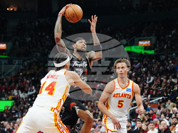 Hawks Raptors Basketball