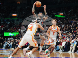 Hawks Raptors Basketball