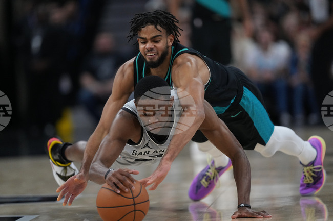 APTOPIX Trail Blazers Spurs Basketball