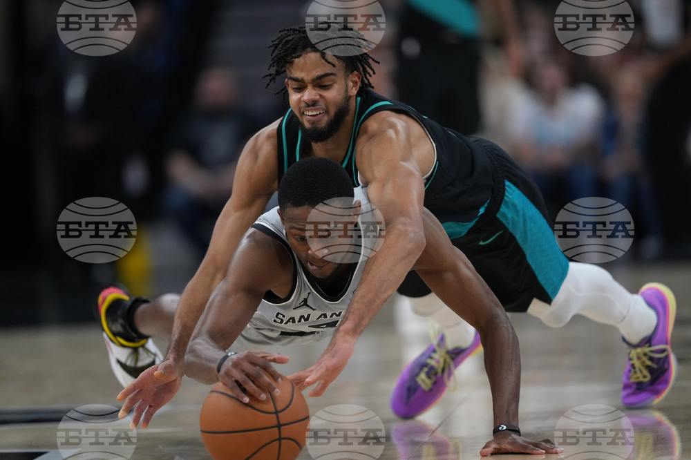 APTOPIX Trail Blazers Spurs Basketball