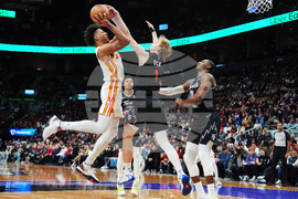 Hawks Raptors Basketball