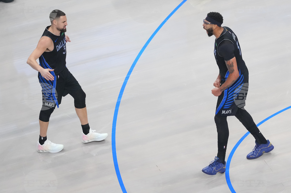 Rockets Mavericks Basketball