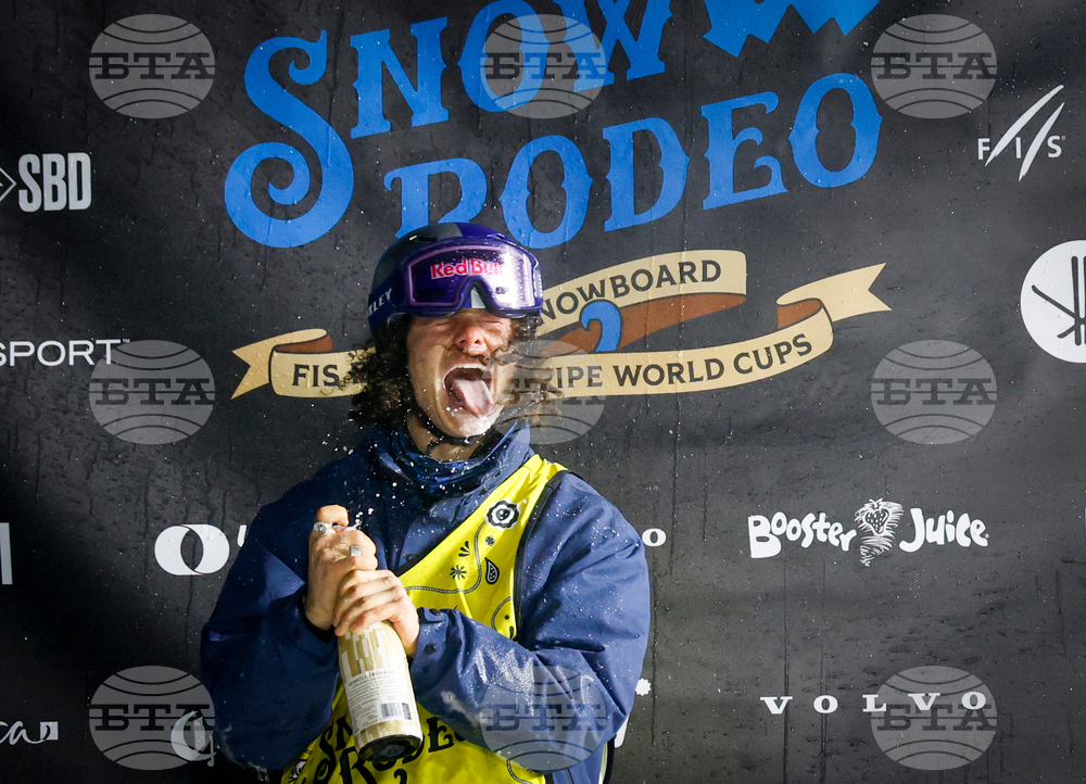 Canada World Cup Halfpipe Snowboarding