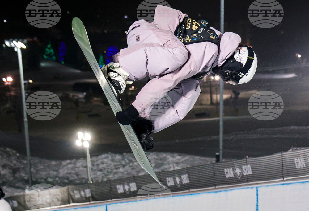 Canada World Cup Halfpipe Snowboarding