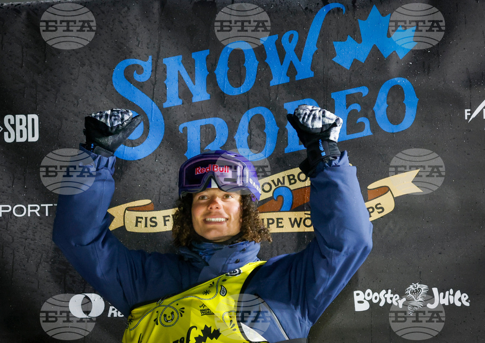 Canada World Cup Halfpipe Snowboarding