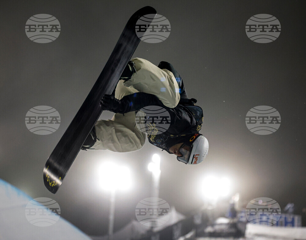 Canada World Cup Halfpipe Snowboarding