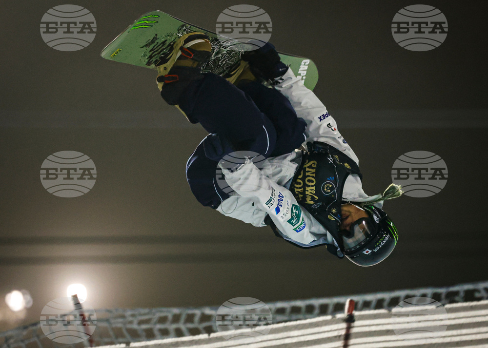 Canada World Cup Halfpipe Snowboarding