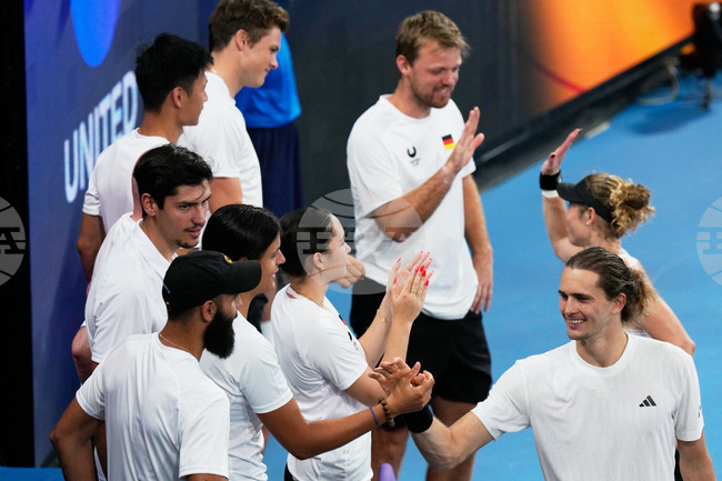 Александър Зверев изведе Германия до победа, отборите на Канада, Великобритания и Швейцария също записаха успехи на турнира по тенис „Юнайтед Къп“