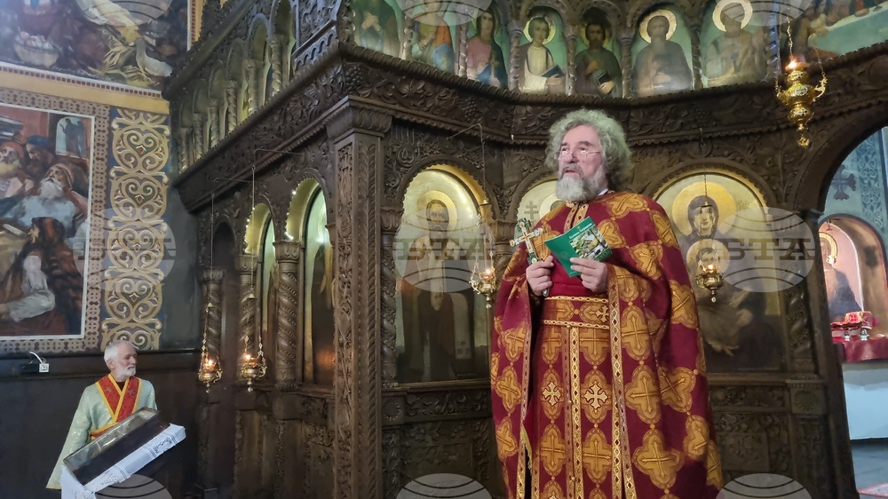 Търговище - църковна служба - храм „Св. Йоан Рилски“