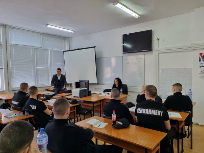 АП-Пловдив: Прокурор Петя Ташкова от Районна прокуратура – Пазарджик изнесе лекция по наказателно право пред полицейски служители в Центъра за специализация в гр. Пазарджик