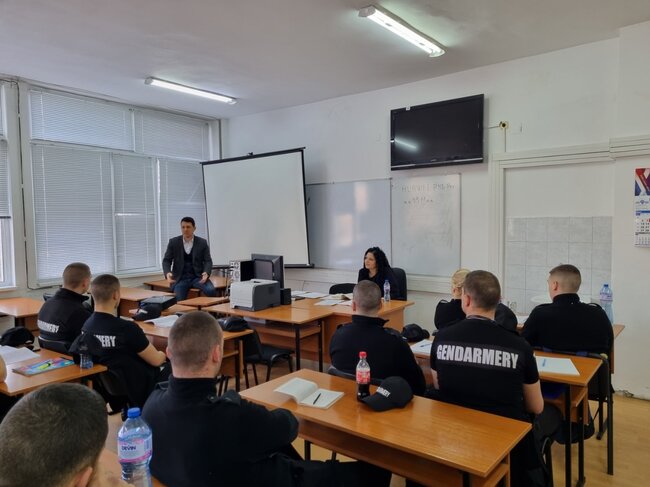 АП-Пловдив: Прокурор Петя Ташкова от Районна прокуратура – Пазарджик изнесе лекция по наказателно право пред полицейски служители в Центъра за специализация в гр. Пазарджик