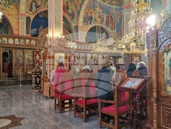 Шумен - храм „Свети Три Светители“ - литургия