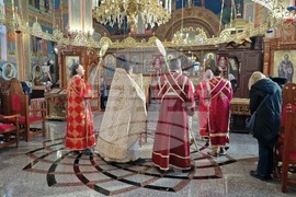 Шумен - храм „Свети Три Светители“ - литургия