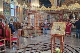 Шумен - храм „Свети Три Светители“ - литургия