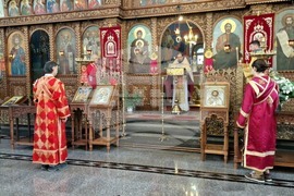 Шумен - храм „Свети Три Светители“ - литургия