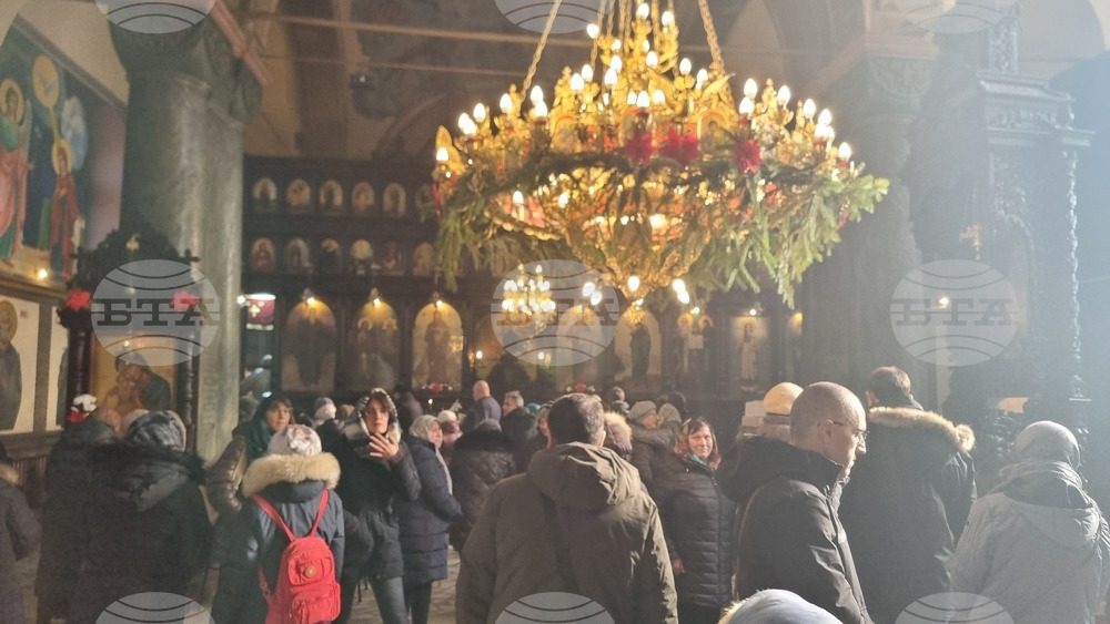 Добрич - храм „Св. Троица“ - неделна литургия