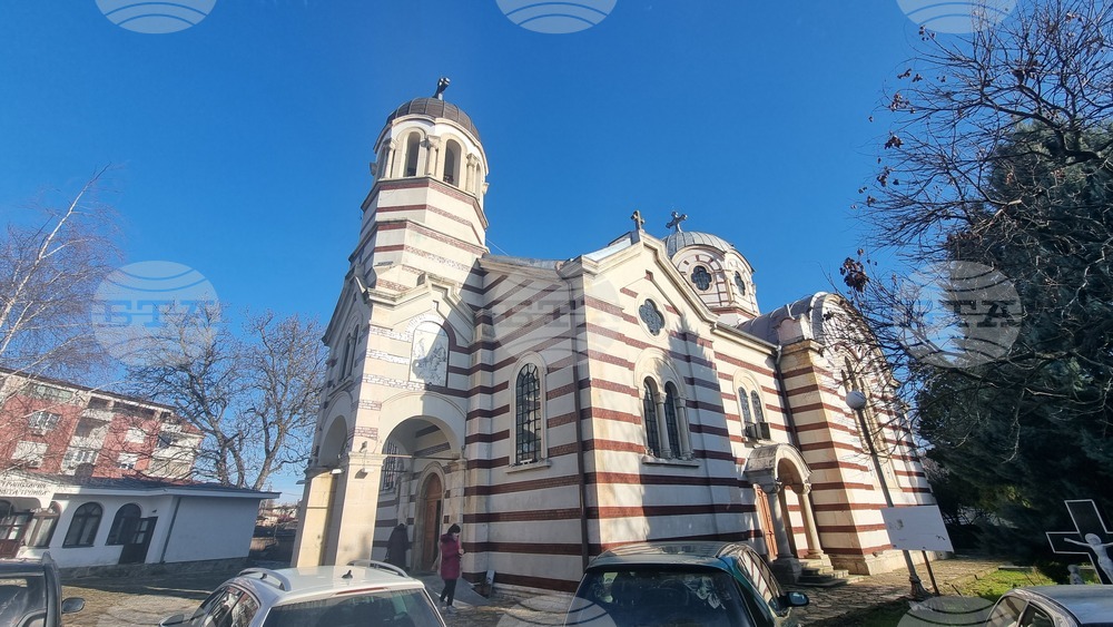 Добрич - храм „Св. Троица“ - неделна литургия