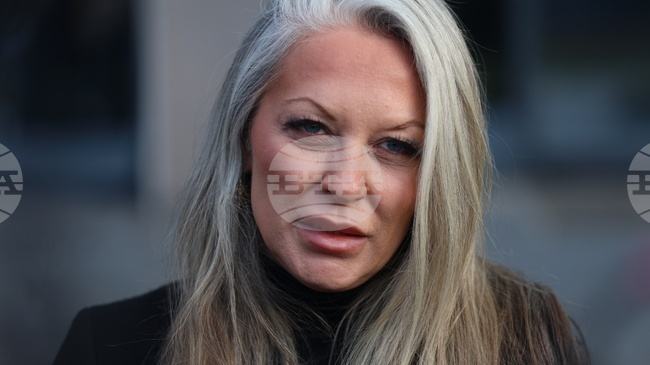 Инспектори на НАП влязоха на проверка в столичен магазин от верига за бяла и черна техника по сигнал за завишени цени