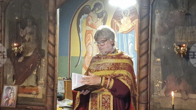 Традицията повелява да подготвим нашите домове за поръсване със свещената богоявленска вода, каза отец Славчо Иванов във Велико Търново