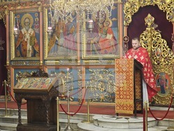 Русе - храм „Света Троица“ - литургия