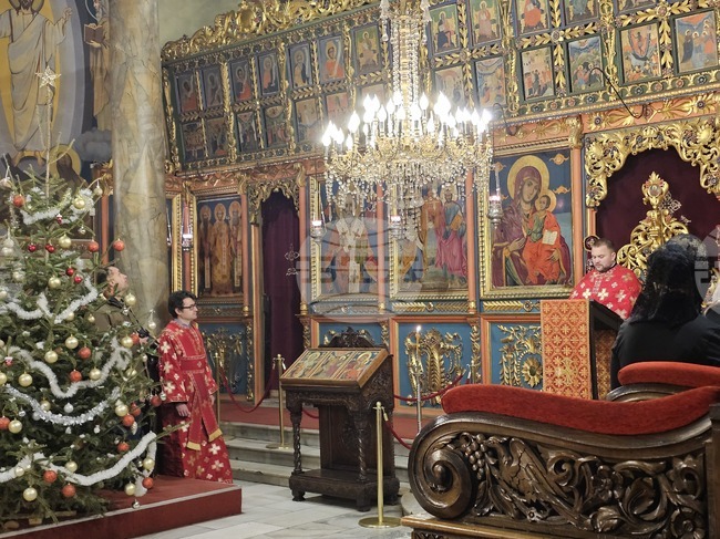 За силата на светото кръщение и покаянието говори отец Иван Анчев в катедралния храм „Света Троица“ в Русе