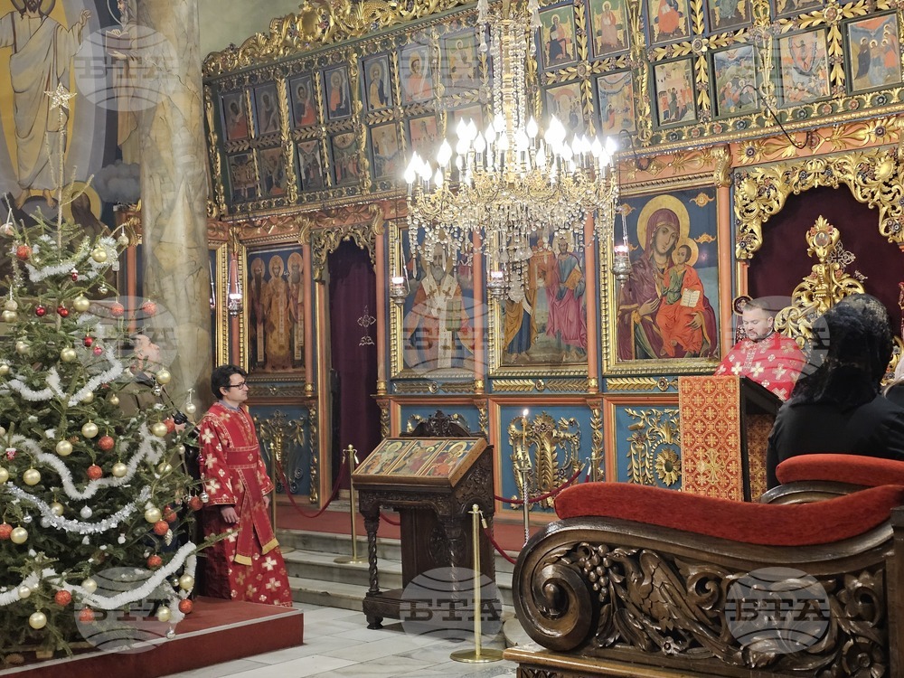 Русе - храм „Света Троица“ - литургия