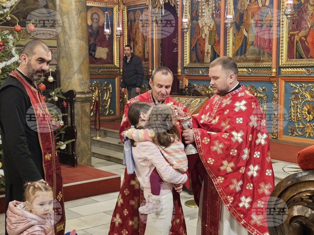 Русе - храм „Света Троица“ - литургия