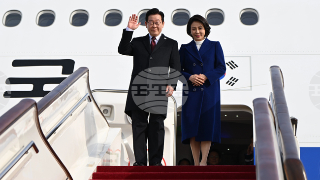 Си Цзинпин се срещна с южнокорейския президент И Дже-мьон в Пекин на фона на напрежението между Китай и Япония 