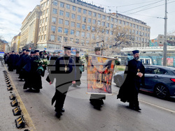Патриарх Даниил - света литургия - шествие